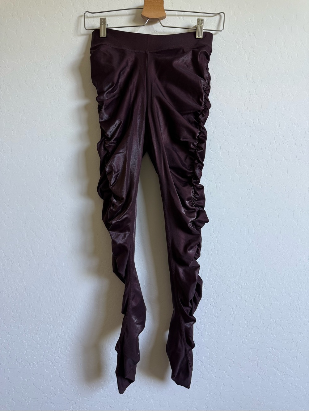 Alo Yoga High-Waist Cinched Leggings Oxblood Burgundy Liquid Shine Small